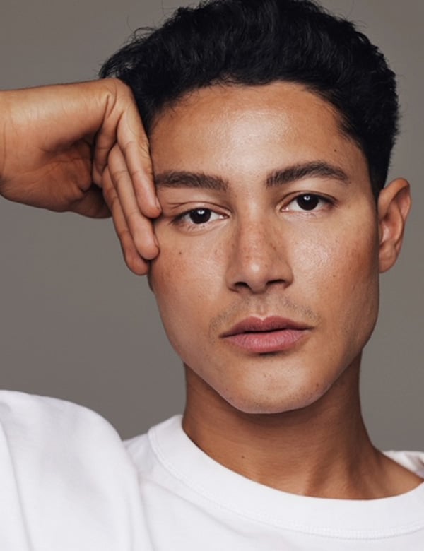 Mannelijk model met donker haar Tarik R.