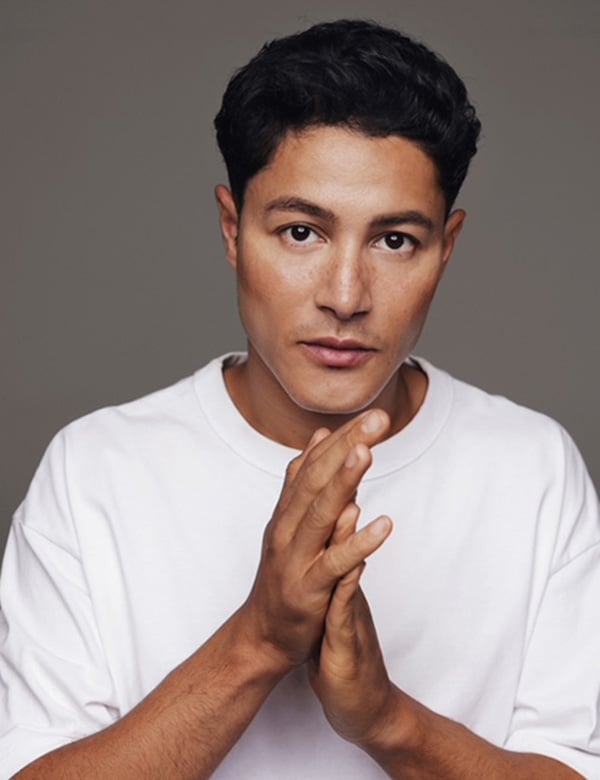 Mannelijk model met donker haar Tarik R.