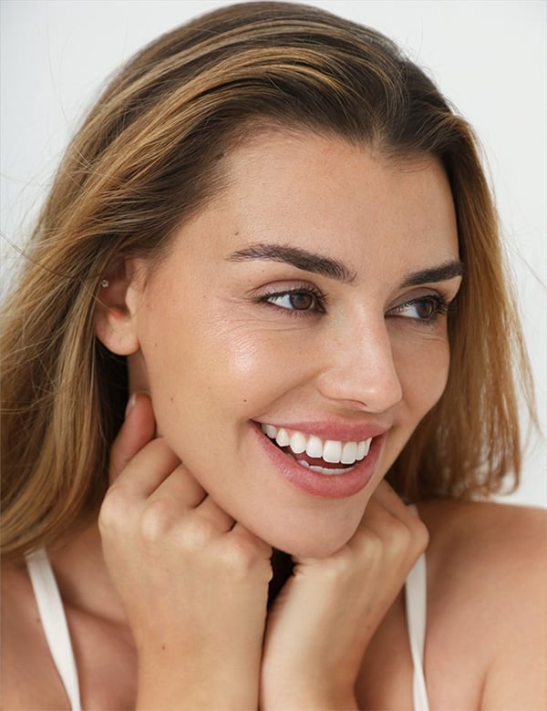 Vrouwelijk model met bruin haar Tess