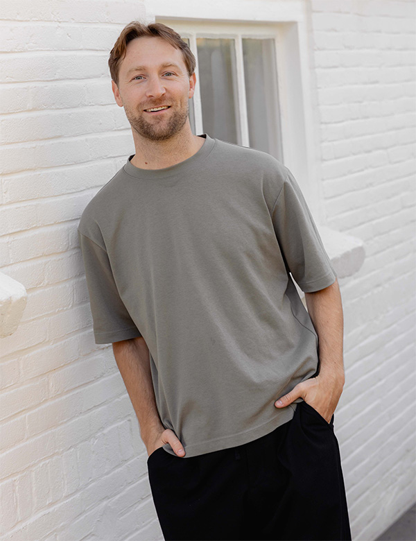 Mannelijk model met donkerblond haar Thijs H.