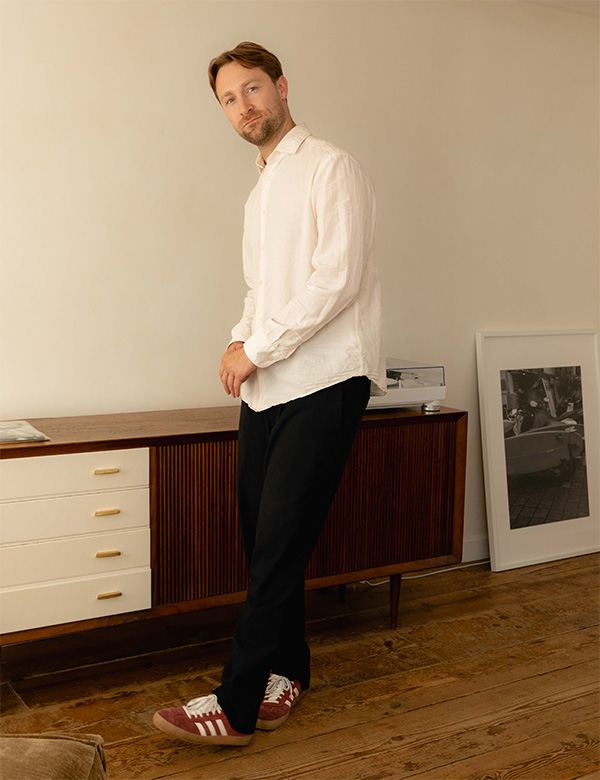 Mannelijk model met donkerblond haar Thijs H.