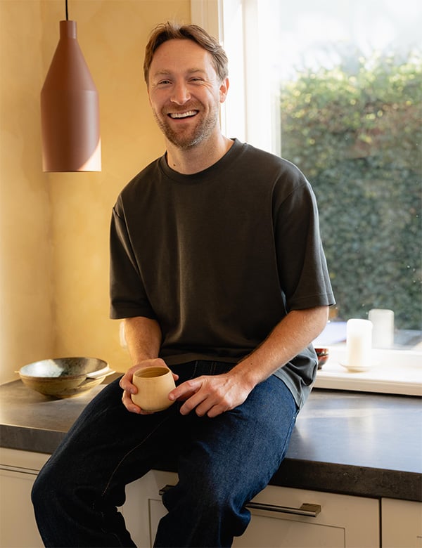 Mannelijk model met donkerblond haar Thijs H.