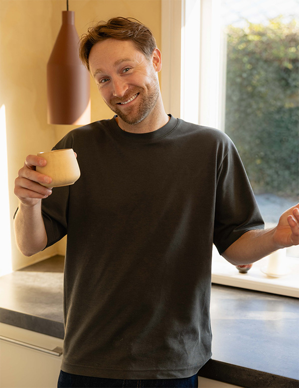 Mannelijk model met donkerblond haar Thijs H.