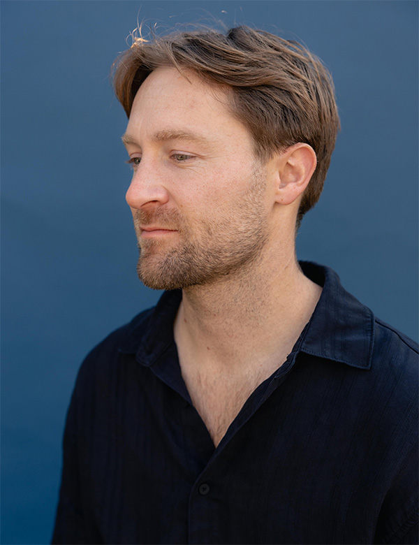 Mannelijk model met donkerblond haar Thijs H.