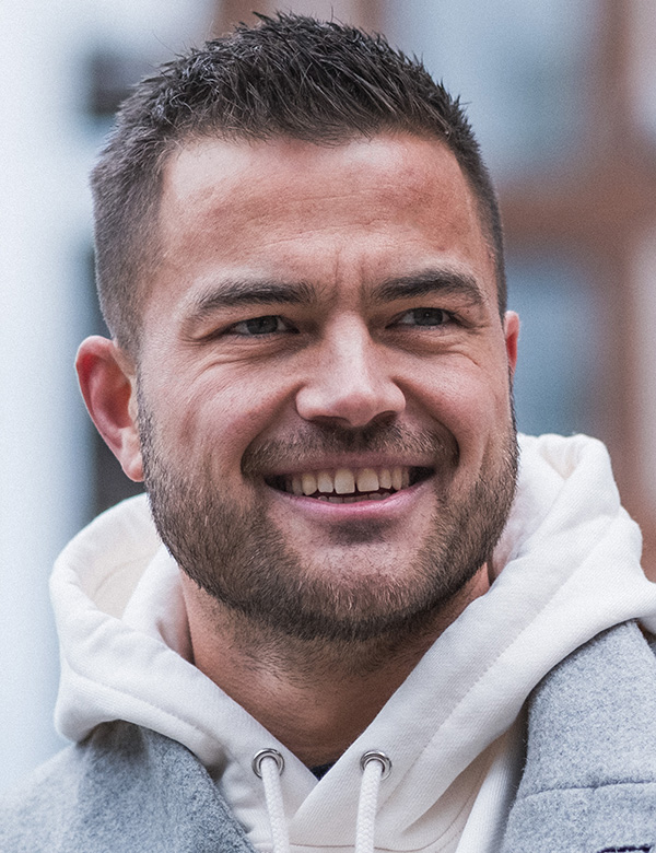 Mannelijk model kort haar thomas