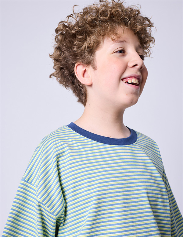 Kinderlijk model met blond haar Thor.