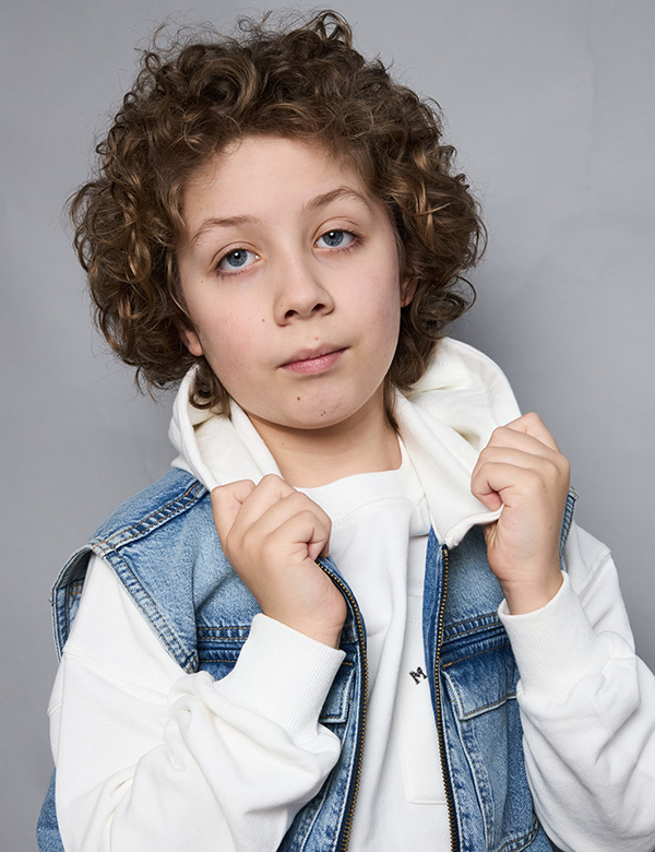 Kindermodel krullend haar Thor