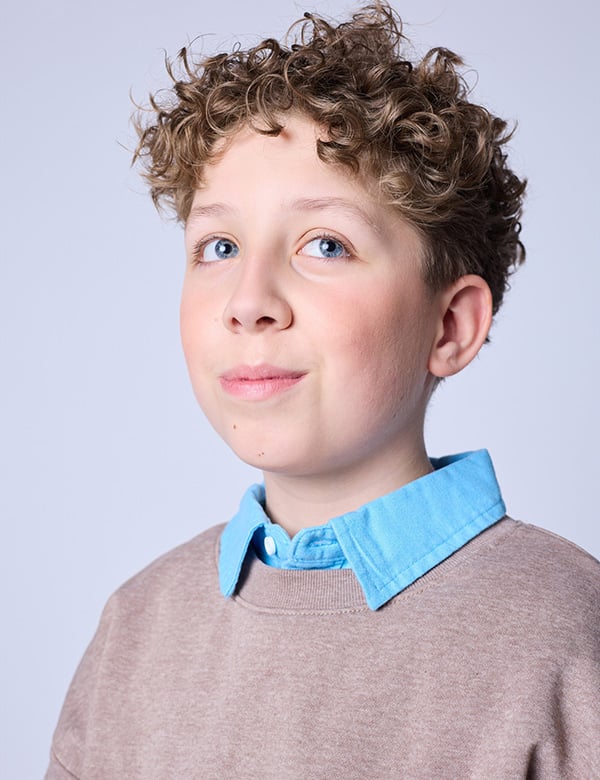 Tienermodel met blond haar Thor