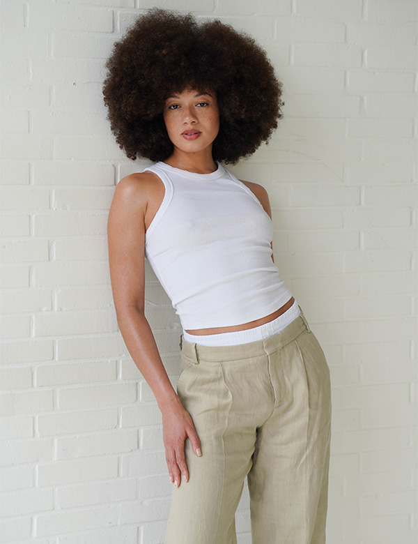 Vrouwelijk model met bruin haar Tiffany