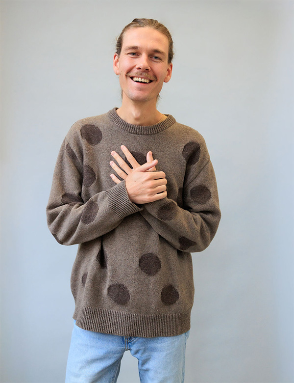 Mannelijk model met donkerblond haar Tim S.