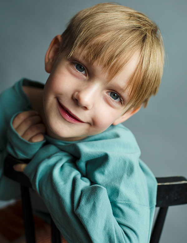 Kindermodel met blond haar Timon