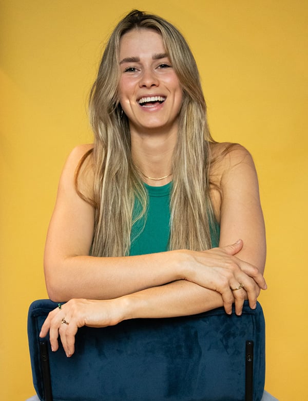 Vrouwelijk model met donkerblond haar Veerle
