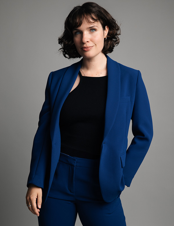 Vrouwelijk model met zwart haar Vera