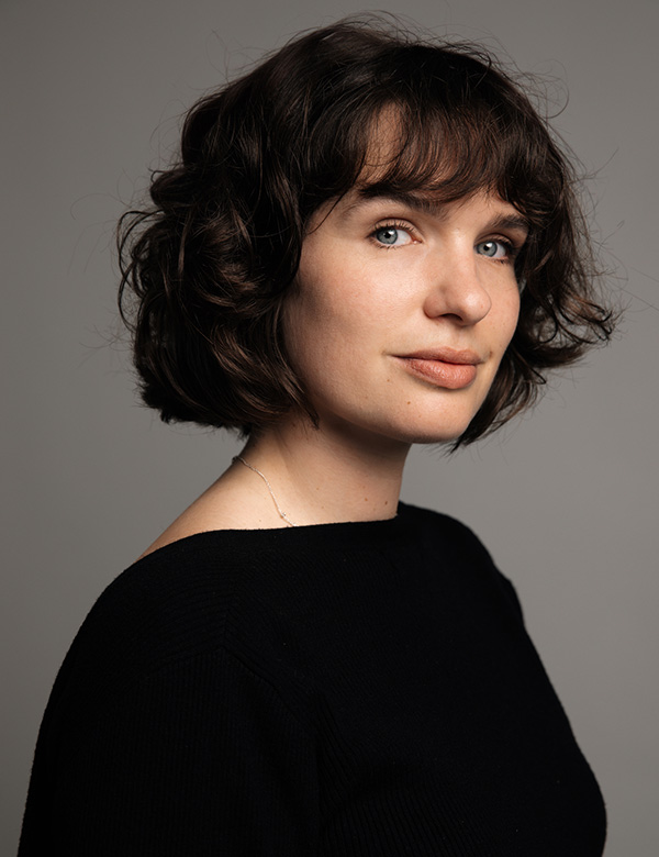 Vrouwelijk model met zwart haar Vera