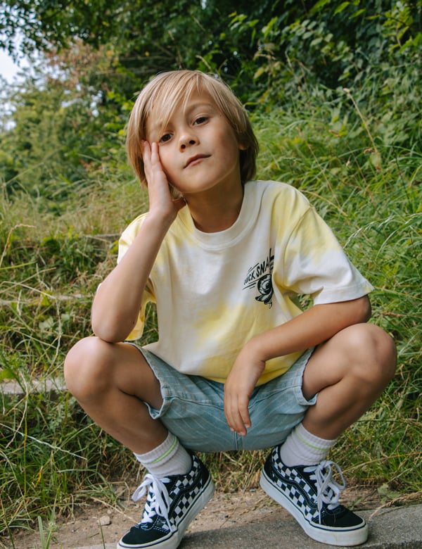 Kindermodel met blond haar Vik
