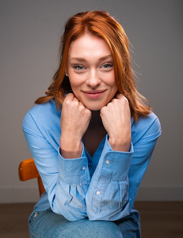 vrouwelijk model met rood haar Vivian