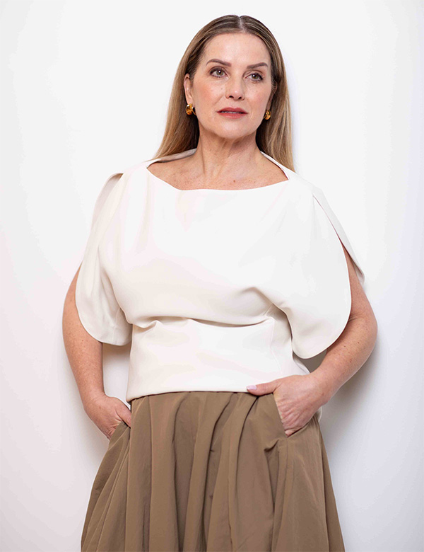 Vrouwelijk model met donkerblond haar Winnie A.