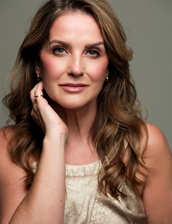 Vrouwelijk model met donkerblond haar Winnie A.