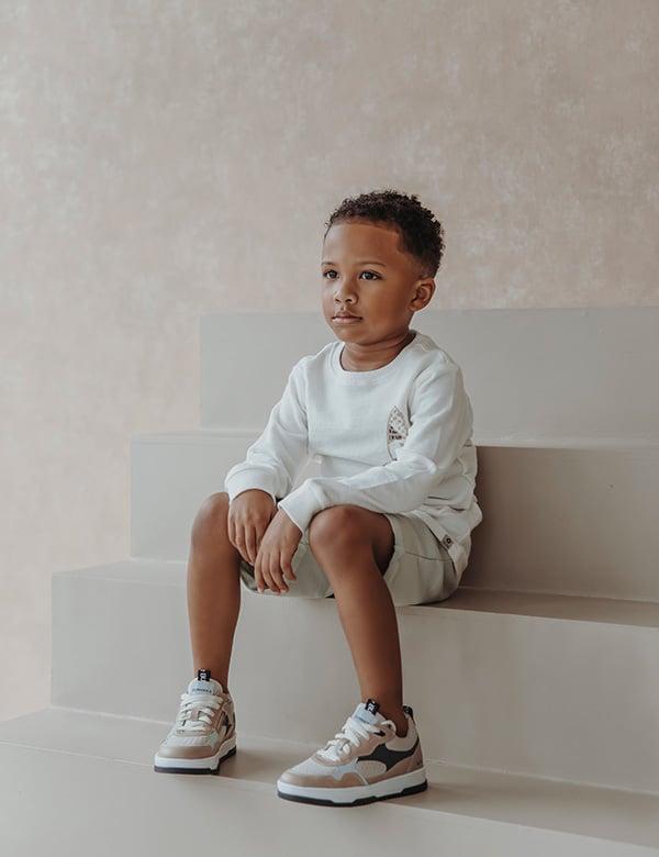 Kindermodel met zwart haar Xavior R.
