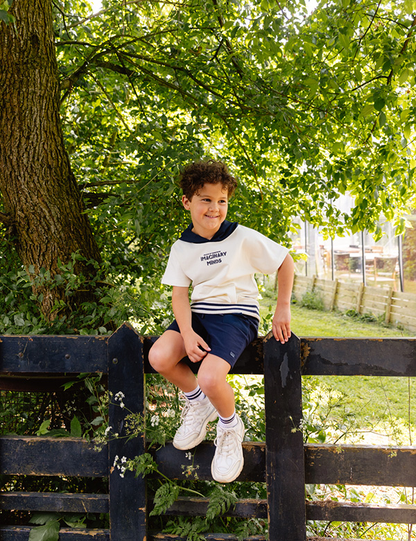 Kindermodel met bruin haar Xem