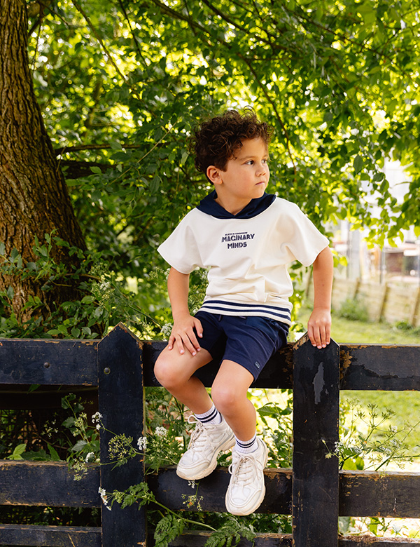 Kindermodel met bruin haar Xem