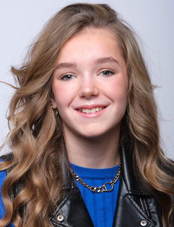 Model Tienermodel met blond haar yade