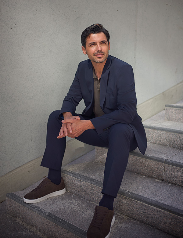 Mannelijk model met bruin haar Yannick