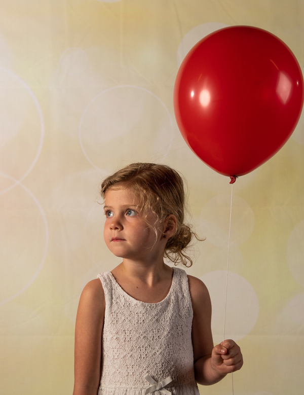 Kindermodel met blond haar Yfke