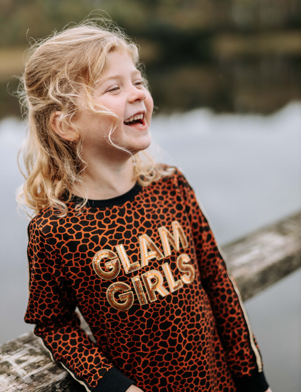 Kindermodel met blond haar Yfke