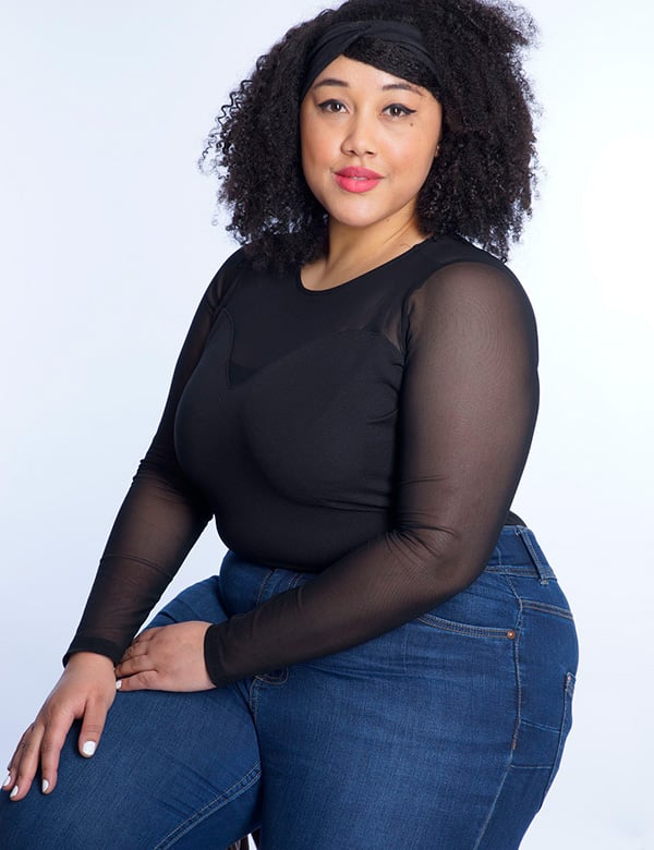 Vrouwelijk model met bruin haar Yvette