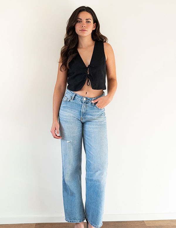 Vrouwelijk model met lang bruin haar Zohra S.