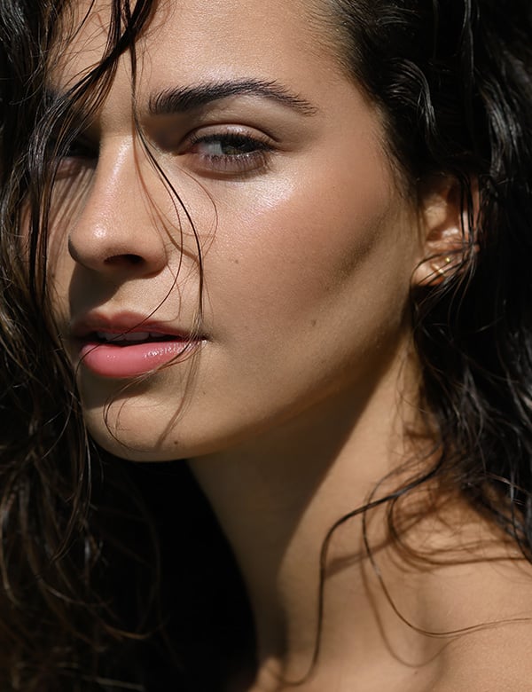 Vrouwelijk model met bruin haar Zohra.