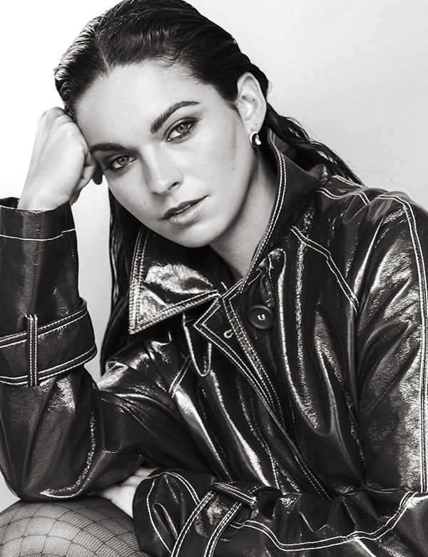 vrouwelijk model bruin haar Zohra