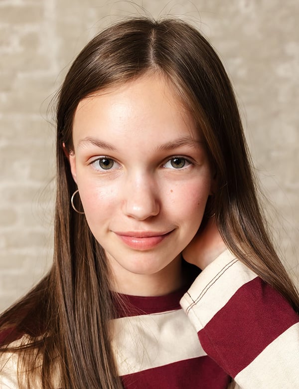 Kindmodel bruin haar anna-lisa