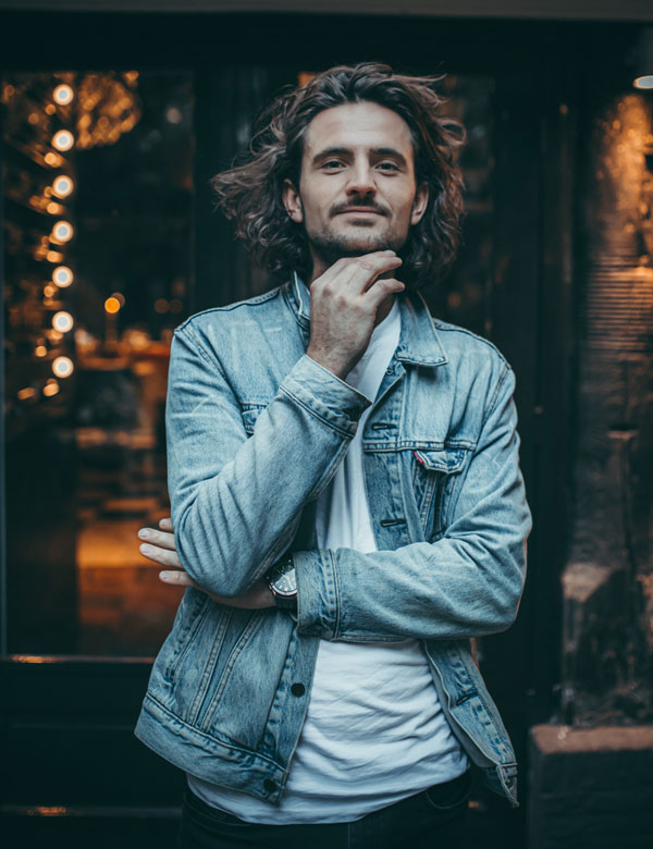 mannelijk model bas
