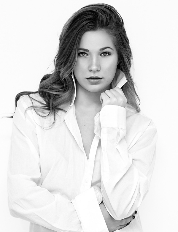 Vrouwelijk model chloe L.