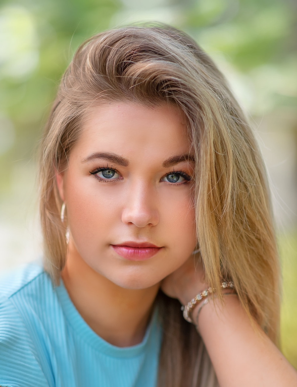 Vrouwelijk model chloe L.