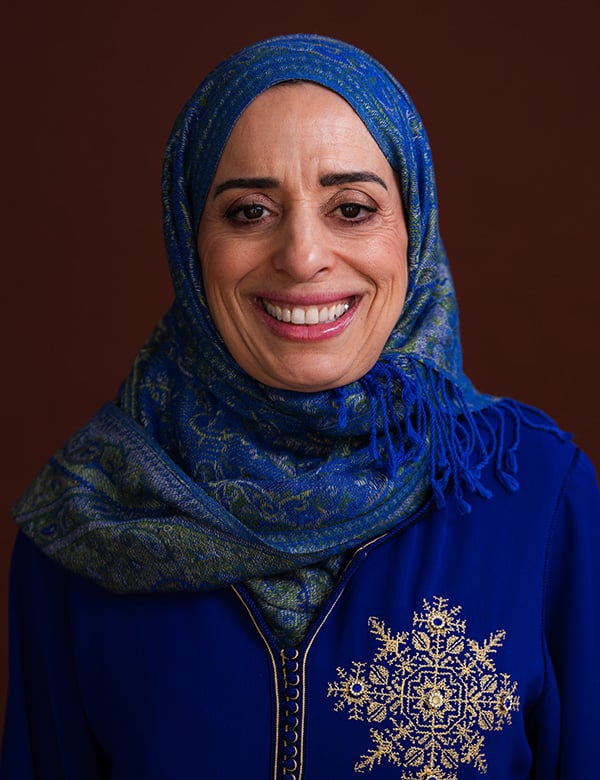 Vrouwelijkmodel in Arabische kleding Fatima K.