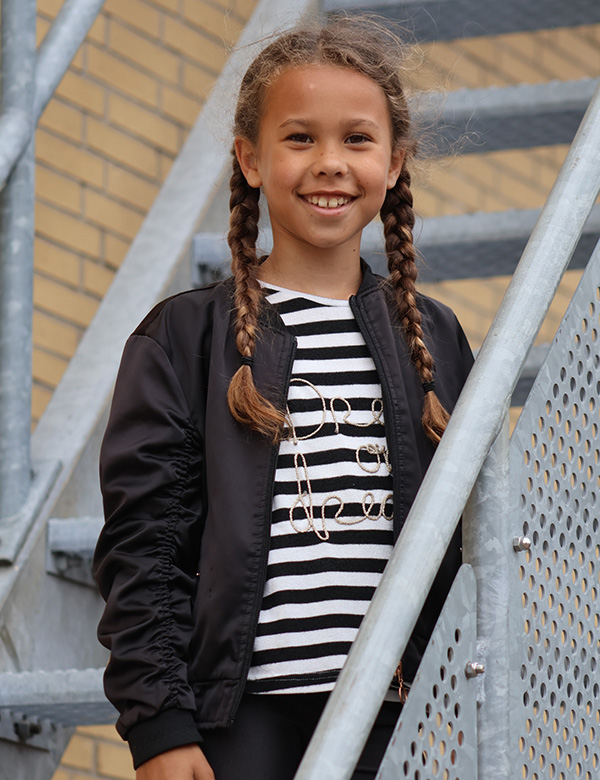Kindermodel met bruin haar Jayda