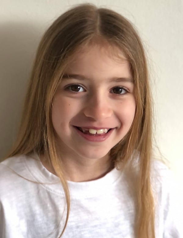 Model Kindermodel met blond haar lotus