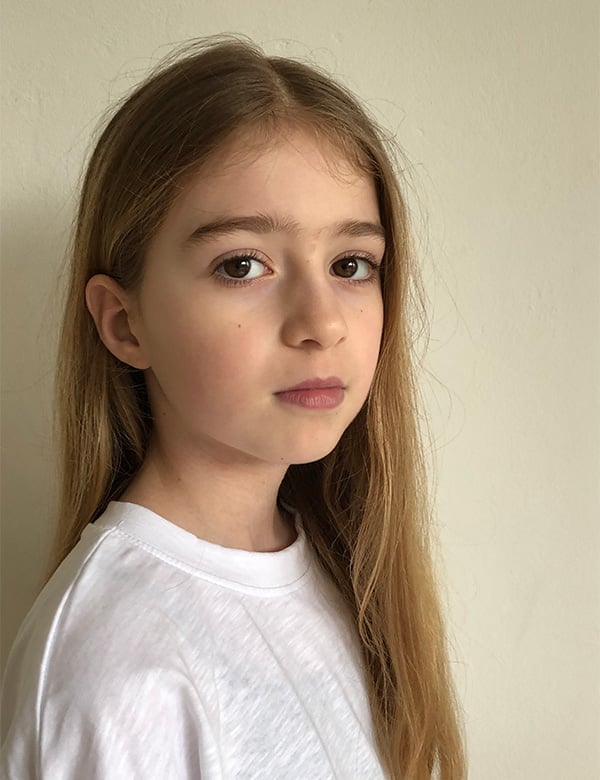 kindermodel met blond haar Lotus