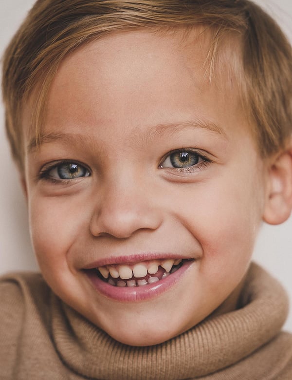 Kindermodel met blond haar Morris