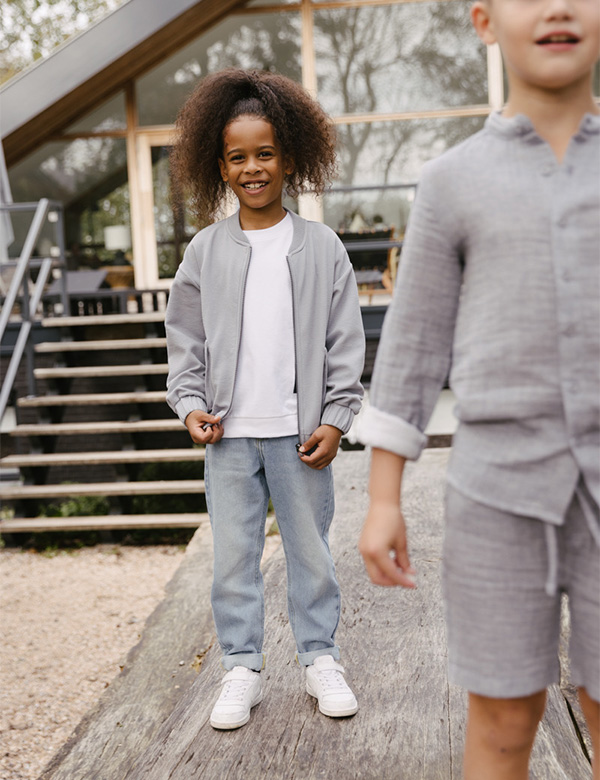 kindermodel met donkerbruin haar Savere