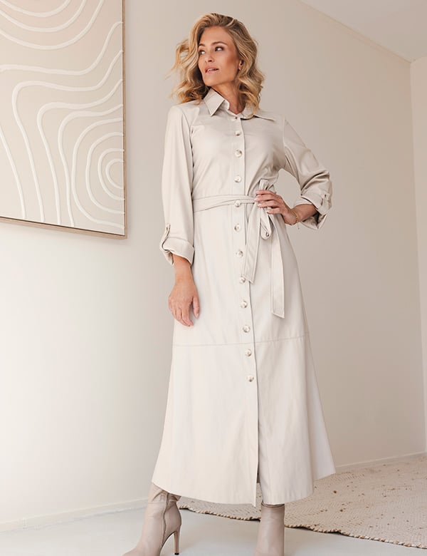 Vrouwelijk model met blond haar Stephanie K.