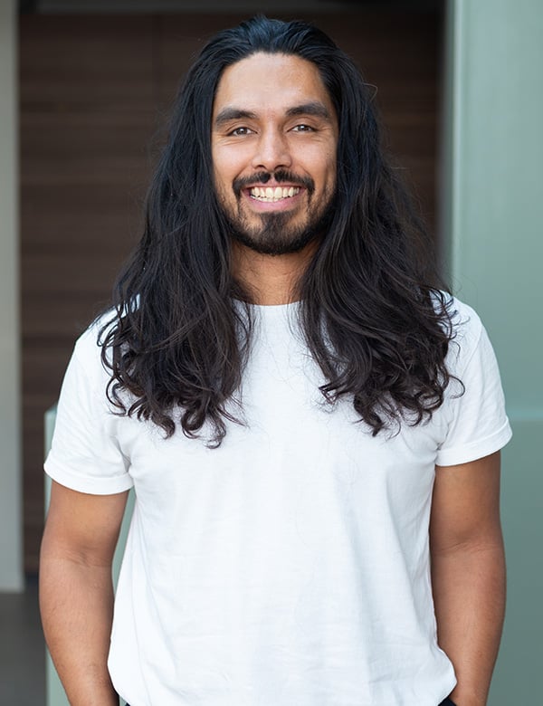 Mannelijk model lang haar Edwin