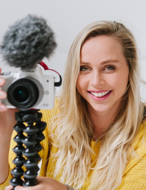 Vrouwelijk model met blond haar Leoni G.