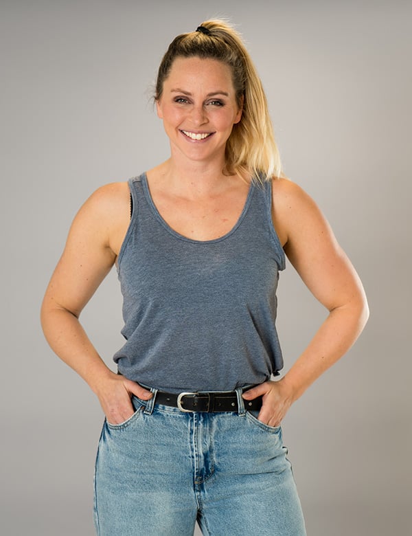 Vrouwelijk model met blond haar en groene ogen Leoni G.