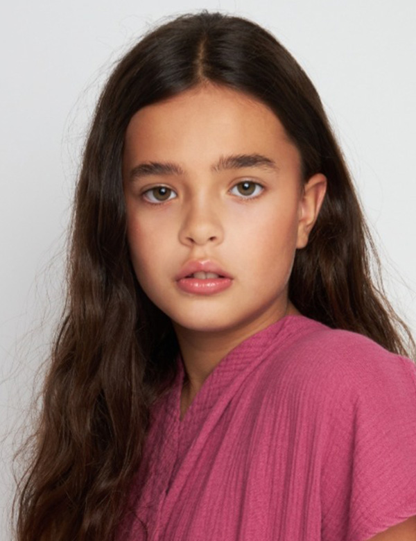 Kindermodel donker haar nikki