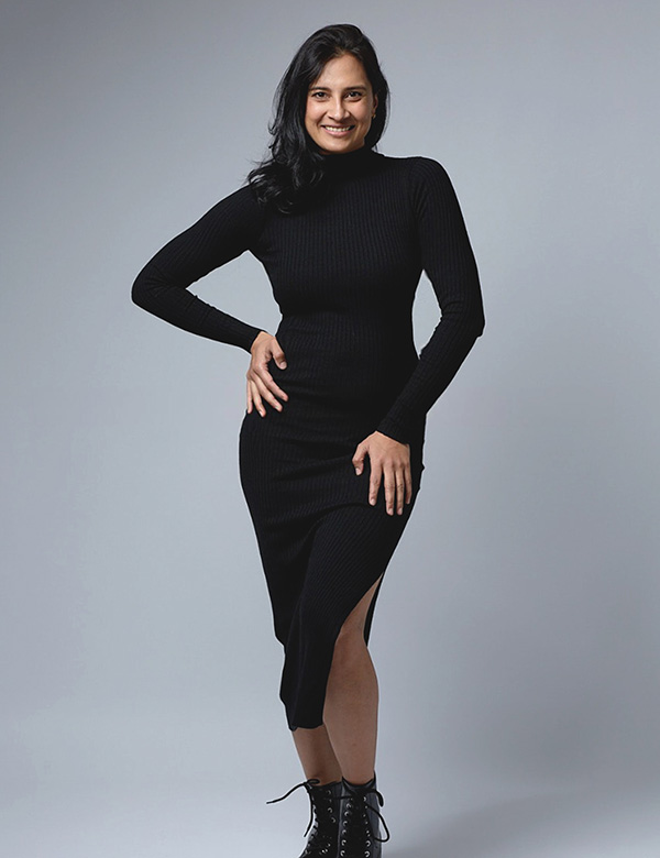 Vrouwelijk model met zwart haar Parul