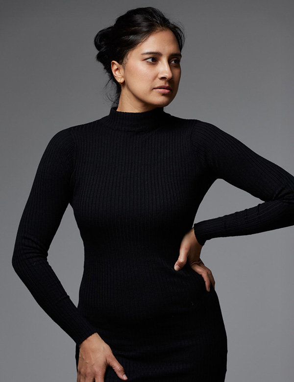Vrouwelijk model met zwart haar Parul